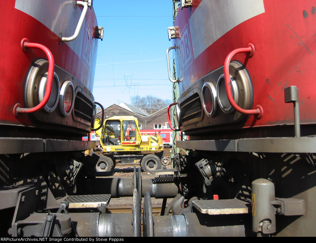 The noses of two Deutchbahn diesels